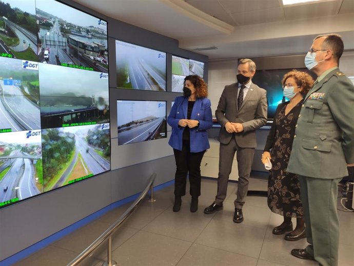 El delegado del Gobierno en Galicia, José Miñones, y la subdelegada del Gobierno en A Coruña, María Rivas, han presentado este viernes los datos de la comunidad gallega de la campaña especial de tráfico con motivo de la Semana Santa
