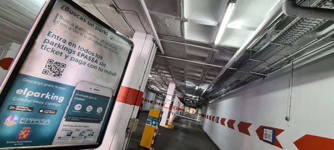 Entrada a un aparcamiento municipal.