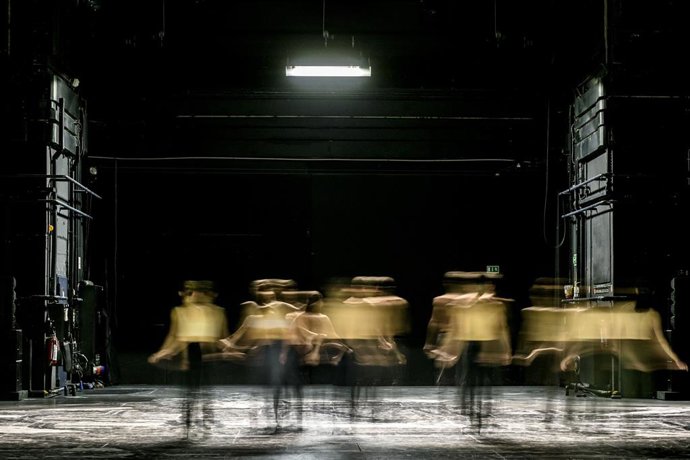 Archivo - El creador griego Christos Papadopoulos estrena en España su propuesta poética y minimalista 'Ion'