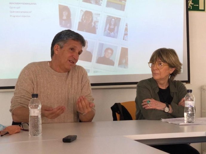 El cineasta Albert Solé i la historiadora Blanca Cercas