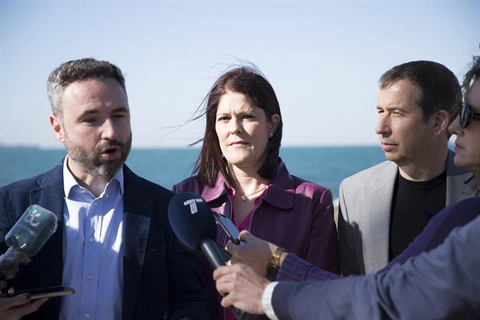 Guillermo Díaz, secretario de Comunicacion de Cs Andalucía y diputado por Málaga, junto a Noelia Losada, concejala en la capital y José Luis Muñoz Lagares, senador.