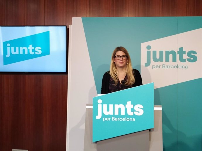 La líder de Junts en Barcelona, Elsa Artadi, en rueda de prensa este viernes.
