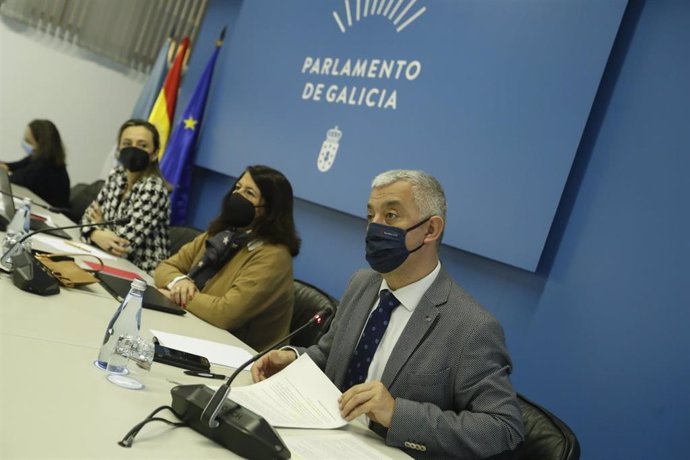 El secretario xeral de Política Lingüística, Valentín García, comparece en comisión parlamentaria