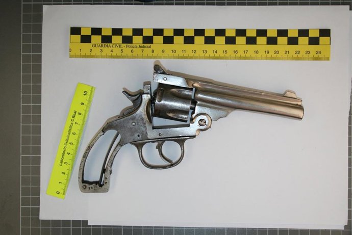 Revólver incautado por la Guardia Civil en la operación 'Introble'