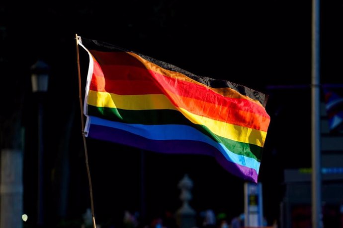 Archivo - Imagen de archivo de la bandera LGTBI