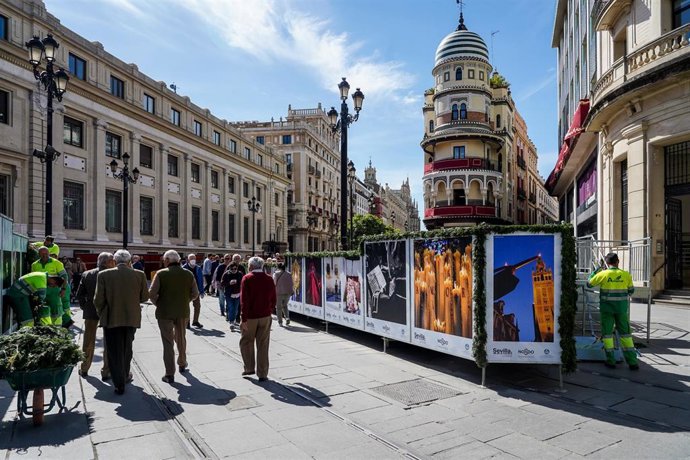 Palcos preparados en la Plaza de San Francisco, para que el público puede presenciar la procesiones de la Semana Santa, después de una espera de dos años debido a la pandemia del Covid- 19. Sevilla a 08 de abril 2022, en Sevilla (Andalucía, España)