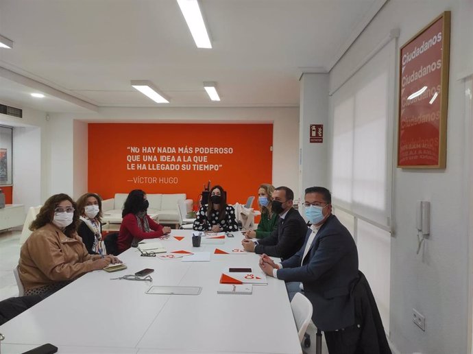 Reunión de la coordinadora provincial de Cs Sevilla, Isabel González, con los delegados territoriales de las consejerías de Cs.