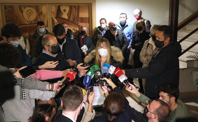 La representante de ANIR, Ana Cuevas, ofrece declaraciones a los medios de comunicación tras reunirse con el presidente de la Conferencia Episcopal Española.