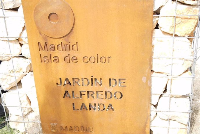 Un jardín del barrio de Las Águilas recuerda desde hoy al actor Alfredo Landa.