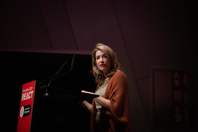 La ministra de Transportes, Raquel Sánchez, interviene en la clausura de la segunda edición de las jornadas React, en el Disseny Hub Barcelona, a 1 de abril de 2022, en Barcelona, Cataluña (España).