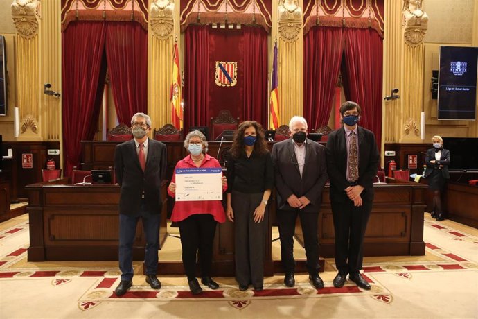 Ganadores de la I Liga de Debate Universitario Senior de la UOM.