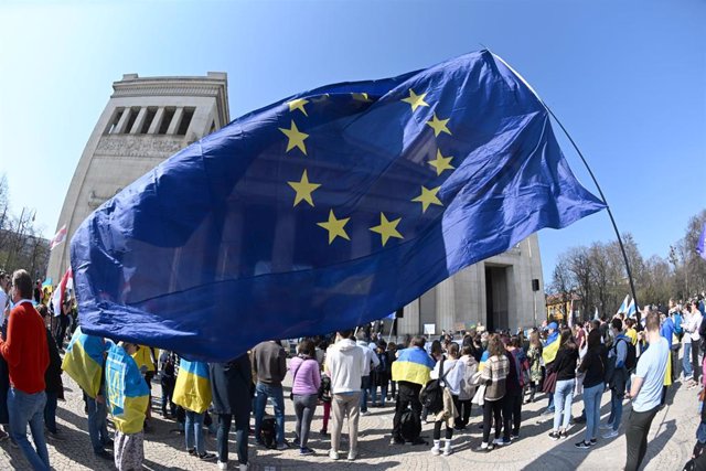 Una bandera de la Unión Europea durante una manifestación en apoyo a Ucrania.