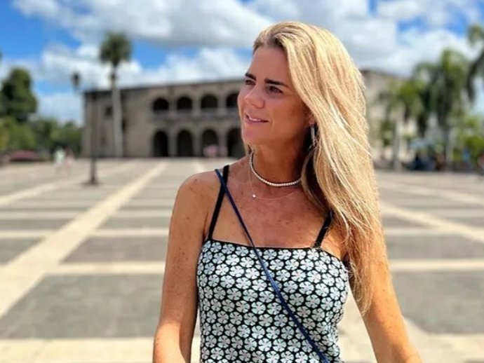 Amelia Bono nos muestra la combinación perfecta para crear un look retro de infarto