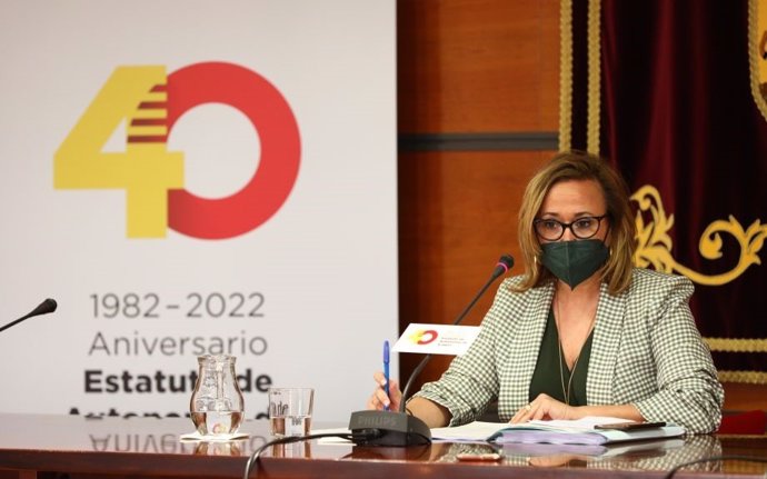 La consejera de Presidencia y Relaciones Institucionales del Gobierno de Aragón, Mayte Pérez, explica el contenido del proyecto de Ley de Dinamización del Medio Rural, que ha aprobado el Consejo de Gobierno para combatir la despoblación.