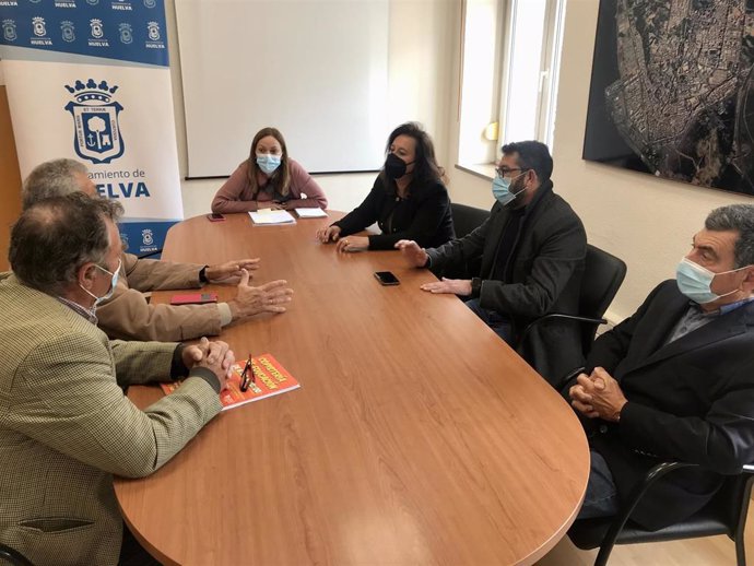Reunión del Ayuntamiento de Huelva con la hermandad de San Isidro