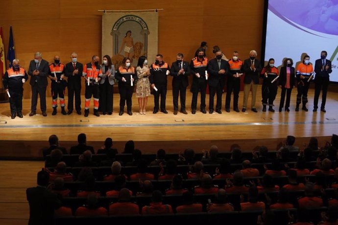 Entrega de la Medalla al Mérito de Protección Civil a las Agripaciones Locales del Voluntariado de Granada