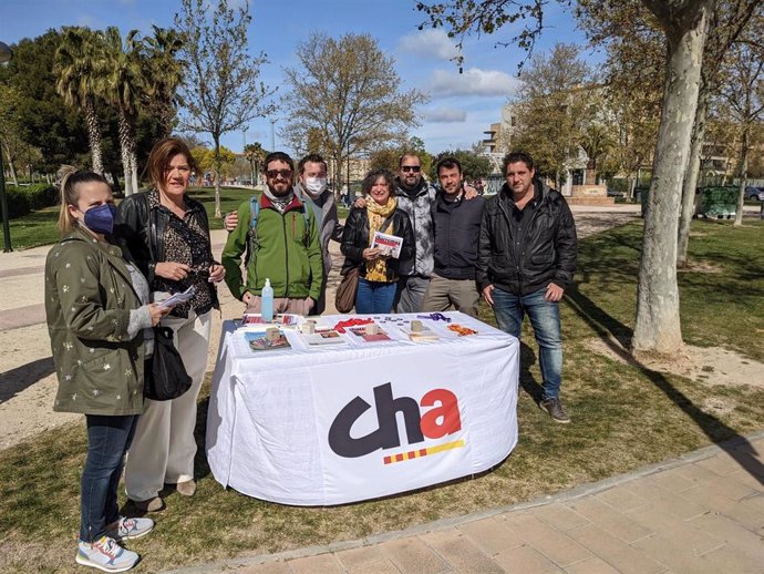 Chunta Aragonesista ha salido a las calles de Miralbueno con la campaña '#LaZaragozaQueQueremos'.