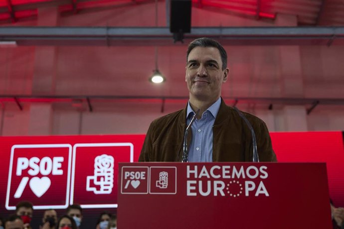 El presidente del Gobierno, Pedro Sánchez, interviene en un acto del PSOE en el Espacio Rastro de Madrid, a 9 de abril de 2022, en Madrid (España). 