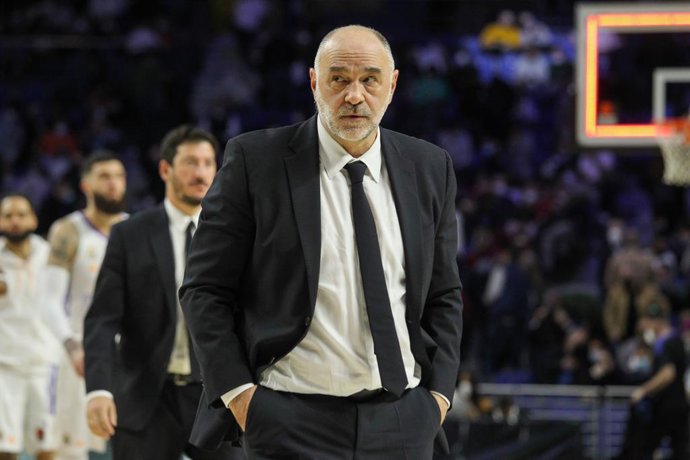 Pablo Laso, head coach of Real Madrid looks on during Turkish Airlines Euroleague basketball match between Real Madrid and of FC Bayern Munchen at Wizink Center on April 08, 2022 in Madrid, Spain.