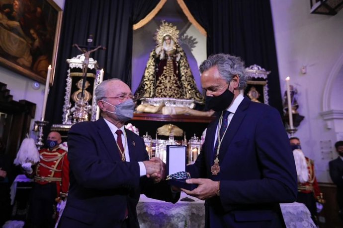 Entrega de la medalla de la ciudad de Málaga a El Sepulcro