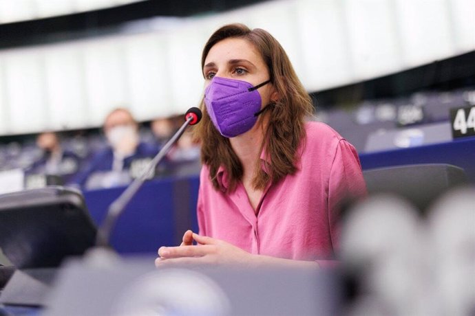 La diputada de Unidas Podemos por Baleares en el Congreso Lucía Muñoz en el Parlamento Europeo de Estrasburgo