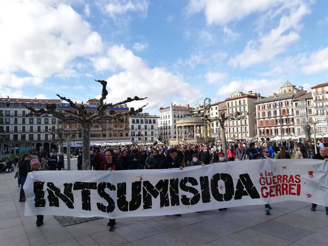 Manifestación en Pamplona en contra de la guerra en Ucrania.