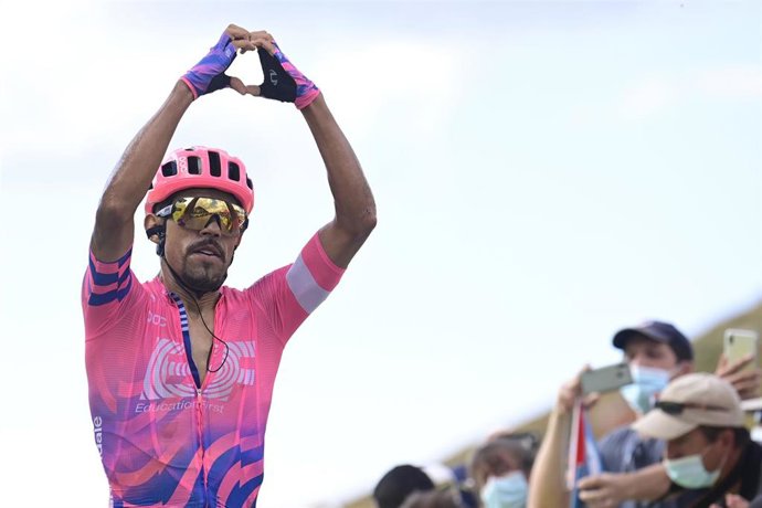 Archivo - El ciclista colombiano Daniel Felipe Martínez