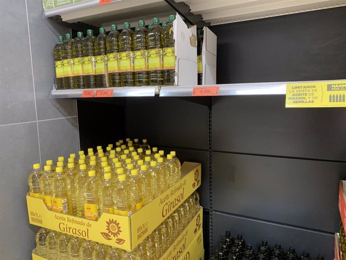 Venta de aceite en supermercado, limitación de la venta de aceite de girasol en un supermercado