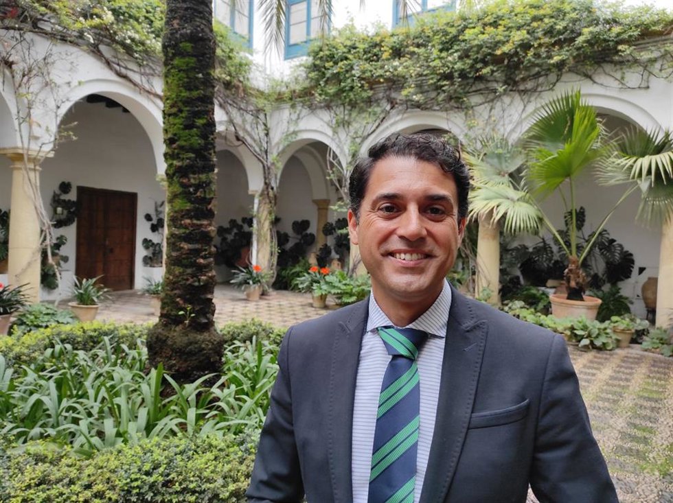 El director de la Fundación Cajasur, Leopoldo Izquierdo, en el Palacio de Viana.