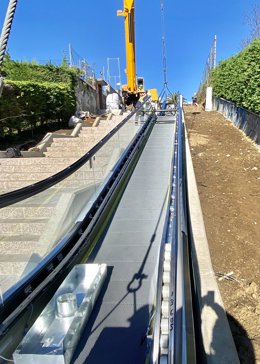 Archivo - Instalación de  la escaleras mecánicas