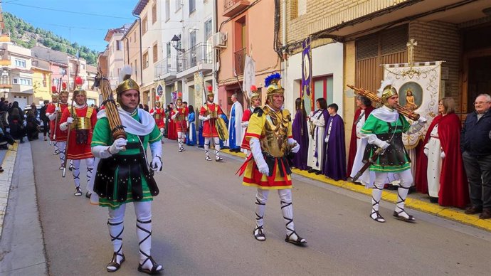 Andorra da el pistoletazo de salida a su Semana Santa con el desfile de Los Estandartes y el pregón.