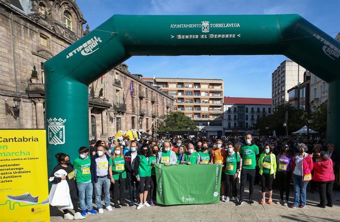 Marcha contra el cáncer en Torrelavega