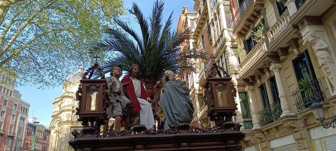 La procesión del Borriquito vuelve a recorrer las calles de Bilbao tras el parón provocado por la pandemia