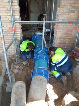 Huesca destina 80.000 euros anuales a material de fontanería para mejoras en la red de abastecimiento.