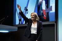 Le Pen promete "poner en orden Francia en cinco años" y recibe el respaldo de Zemmour