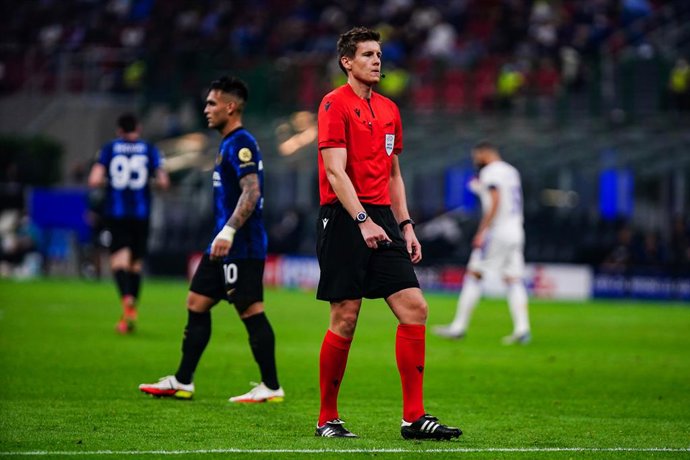 Archivo - Daniel Siebert, rederee during the UEFA Champions League, Group F football match between FC Internazionale and Real Madrid on September 15, 2021 at Giuseppe Meazza stadium in Milan, Italy - Photo Alessio Morgese / DPPI