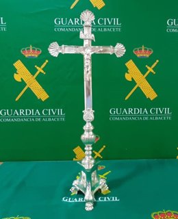 La Guardia Civil de Albacete detiene a dos personas por el hurto de una Cruz del altar del Santuario de la Virgen de Cortes de Alcaraz