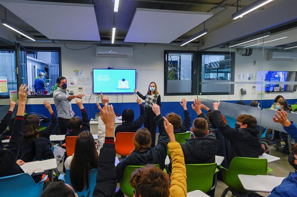 Formación para jóvenes de institutos y colegios españoles desarrollada por KPMG sobre ciberseguridad