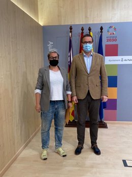 La regidora Sonia Vivas y el alcalde, José Hila.