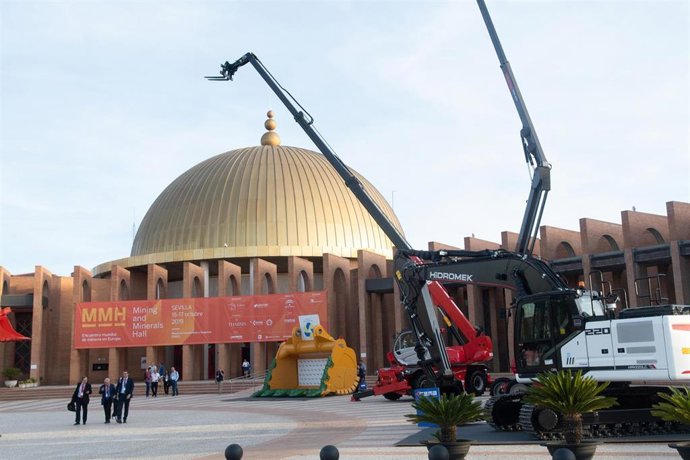 Archivo - Salón Internacional de la Minería de Sevilla en una imagen de archivo