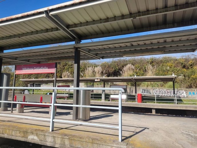 Archivo - Instalación para la espera de trenes en Asturias