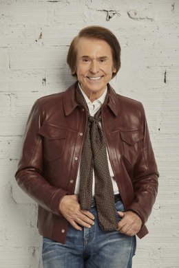 Archivo - Raphael actuará el 11 de junio en A Coruña presentando su nuevo espectáculo para celebrar 60 años sobre los escenarios.