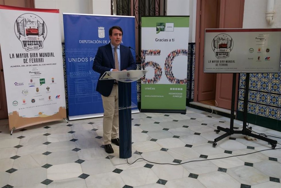 Fernando Giménez presenta el Ferrari Western Tour 2022