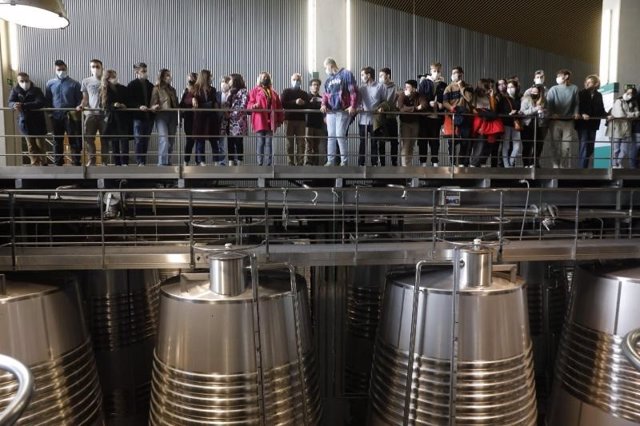 Estudiantes del Basque Culinary Center visitan la bodega institucional de La Grajera