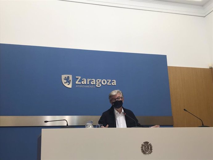 El portavoz del grupo municipal de Zaragoza en Común (ZeC) en el Ayuntamiento de Zaragoza, Pedro Santisteve