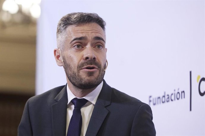 El portavoz del PSOE, Felipe Sicilia, durante el Encuentro Informativo de EuropaPress en la Fundación Cajasol, en Sevilla. 