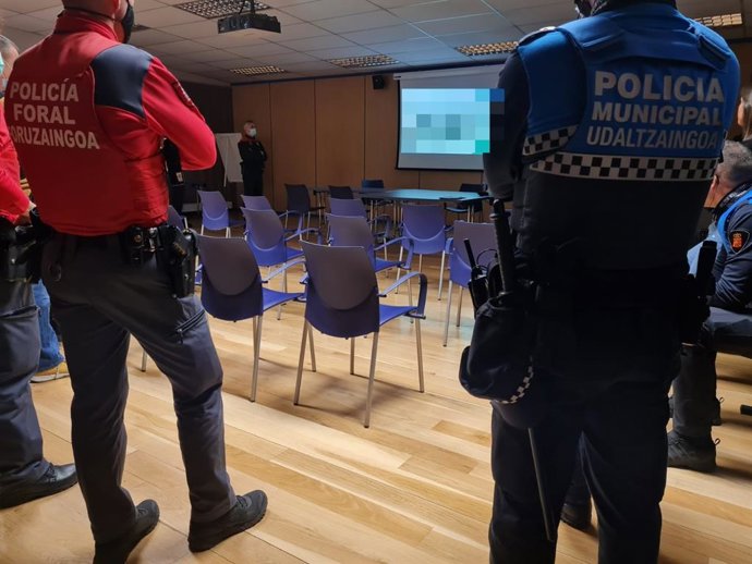 Imagen de agentes de Policía Municipal de Pamplona y de Policía Foral.