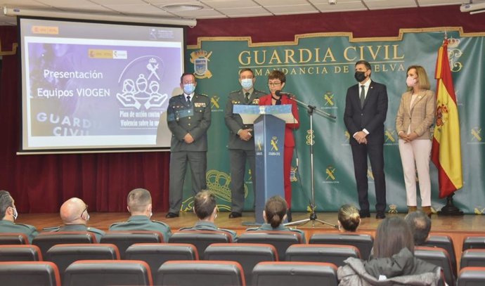 La directora general de la Guardia Civil, María Gámez, en Huelva.