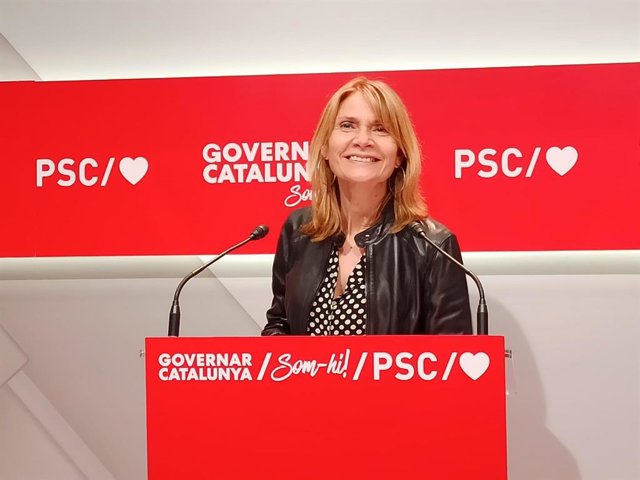 La vice-primera secretària del PSC, Lluïsa Moret, en la roda de premsa a la seu del PSC