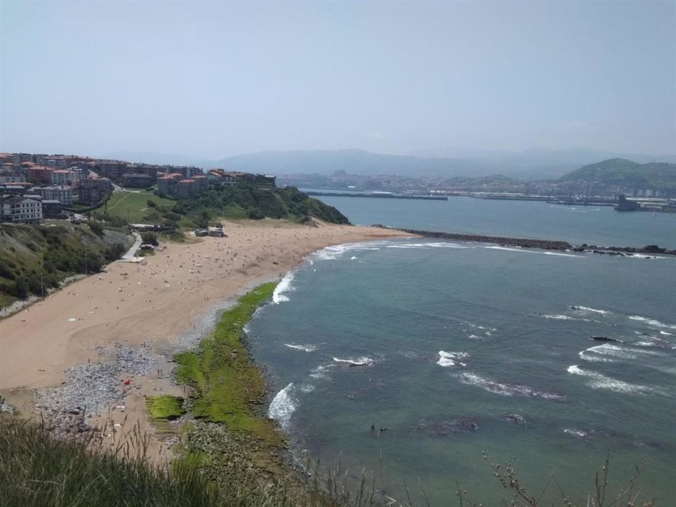 Archivo - Playa de Arrigunaga, en Getxo (Bizkaia)